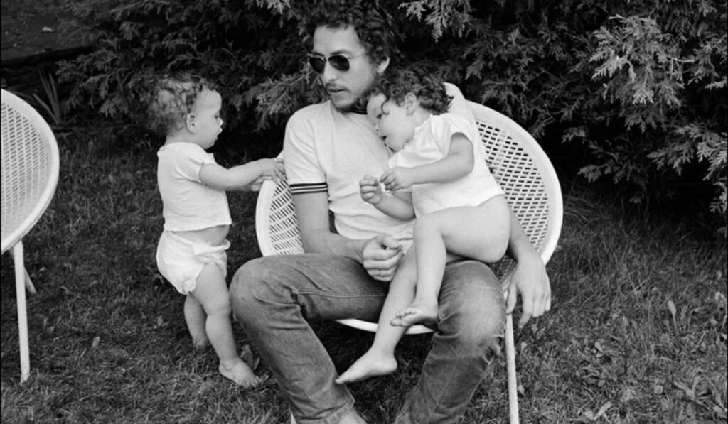 Anna Dylan
